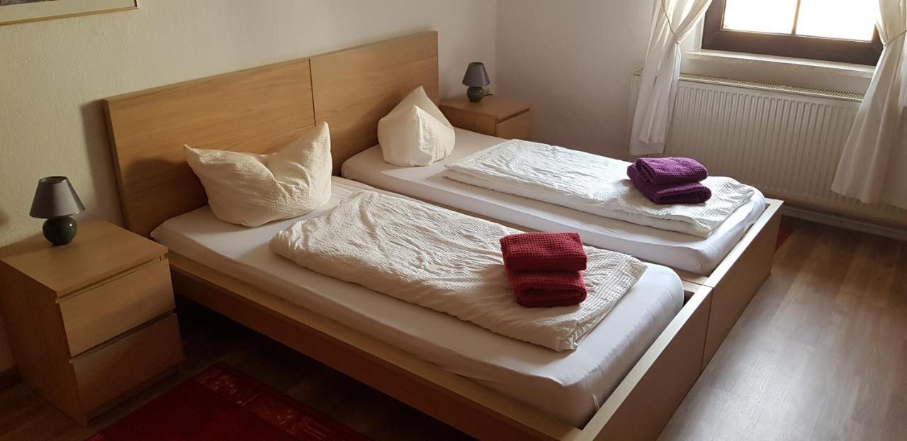 Hotel-Garni "Zum Loewen" บาด ไฟรเอนวาลเดอ ภายนอก รูปภาพ