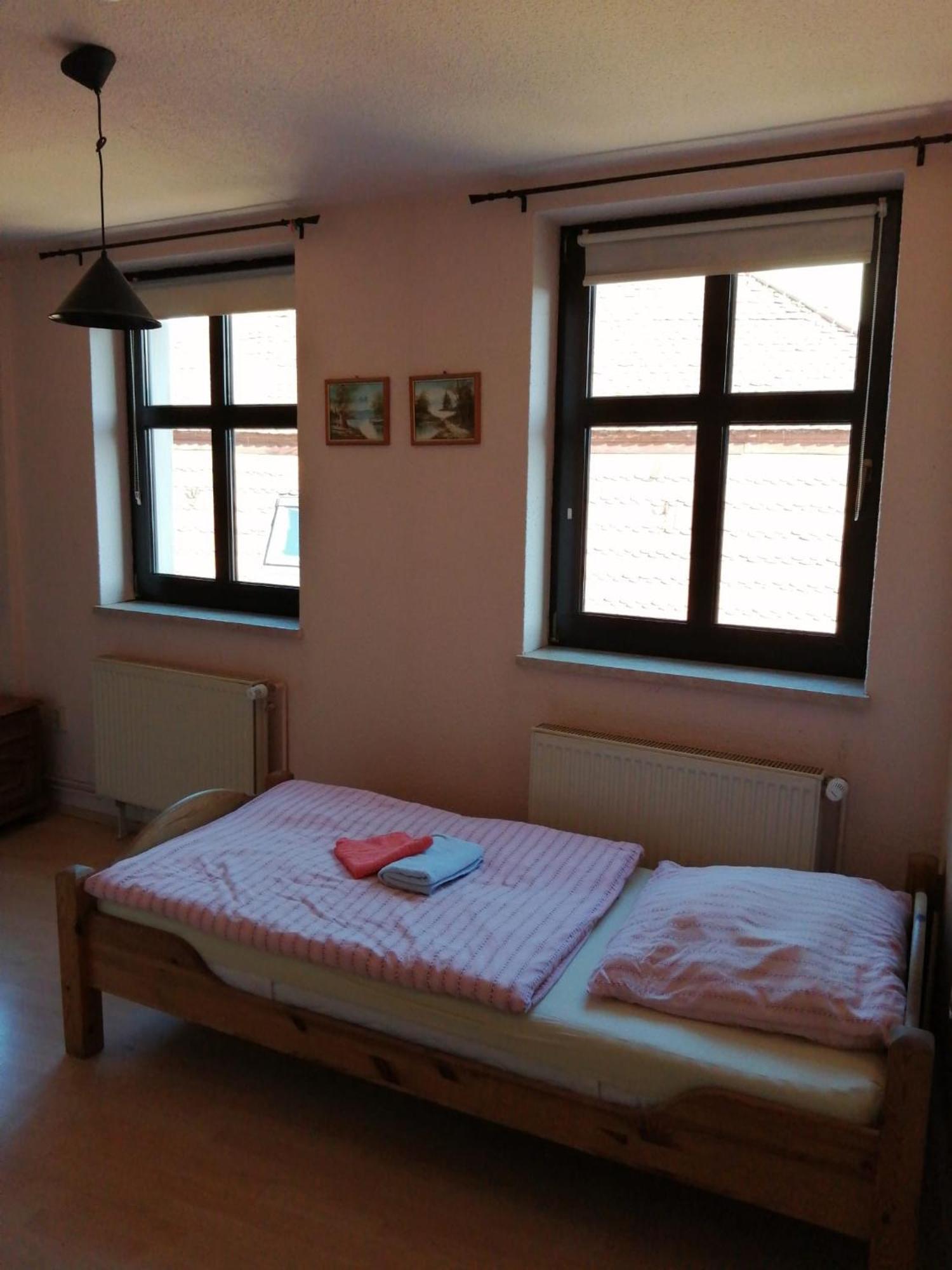 Hotel-Garni "Zum Loewen" บาด ไฟรเอนวาลเดอ ภายนอก รูปภาพ