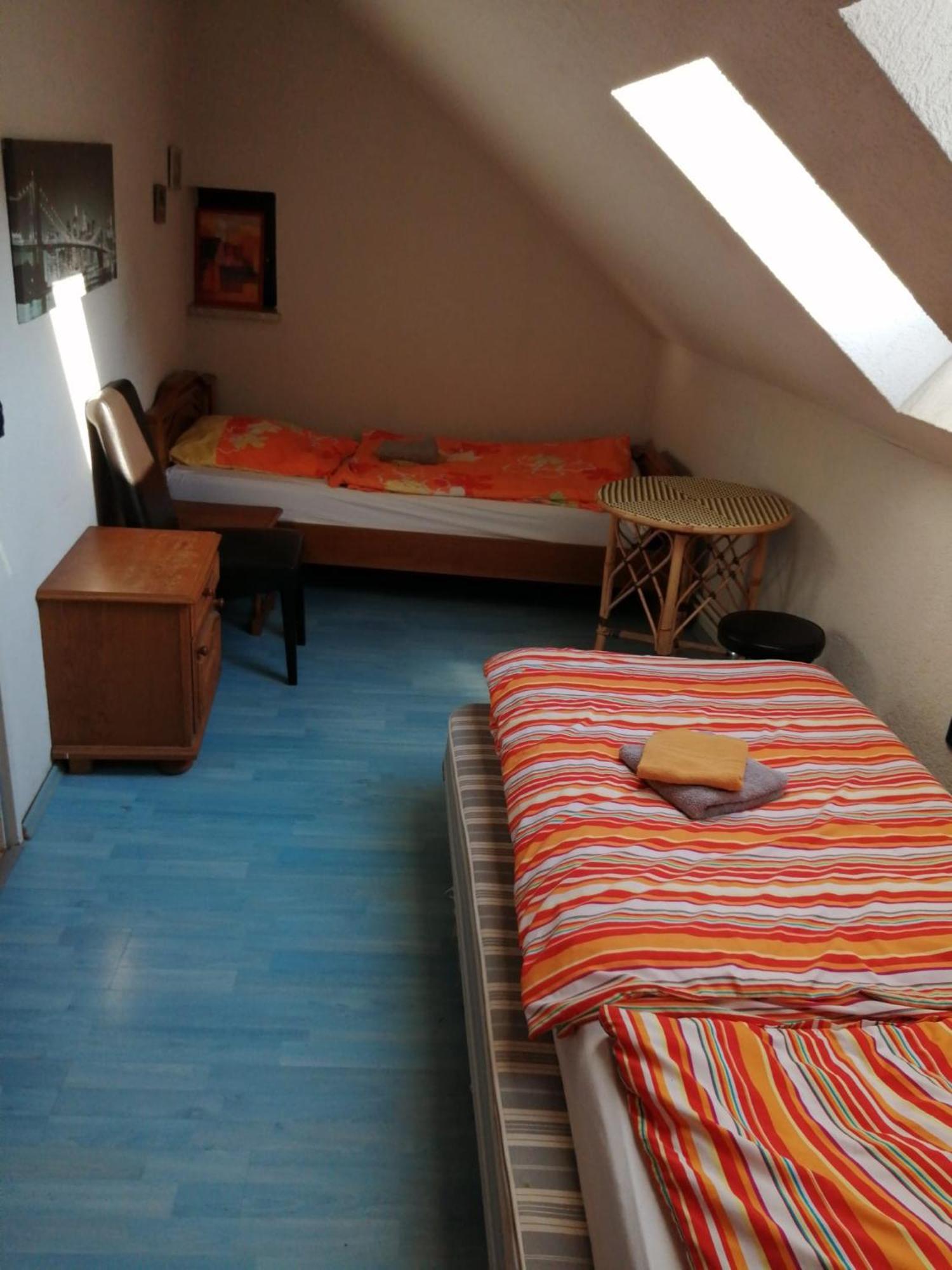 Hotel-Garni "Zum Loewen" บาด ไฟรเอนวาลเดอ ภายนอก รูปภาพ