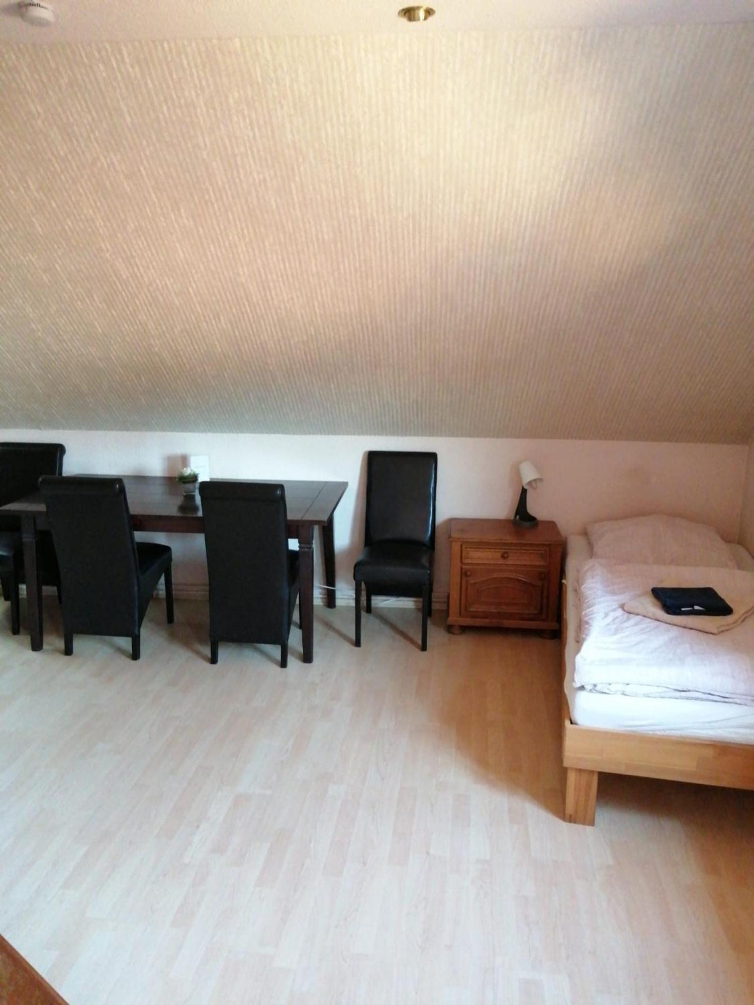 Hotel-Garni "Zum Loewen" บาด ไฟรเอนวาลเดอ ภายนอก รูปภาพ